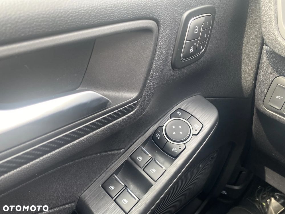 Ford Kuga 2.5 FHEV FWD ST-Line X eCVT - 24