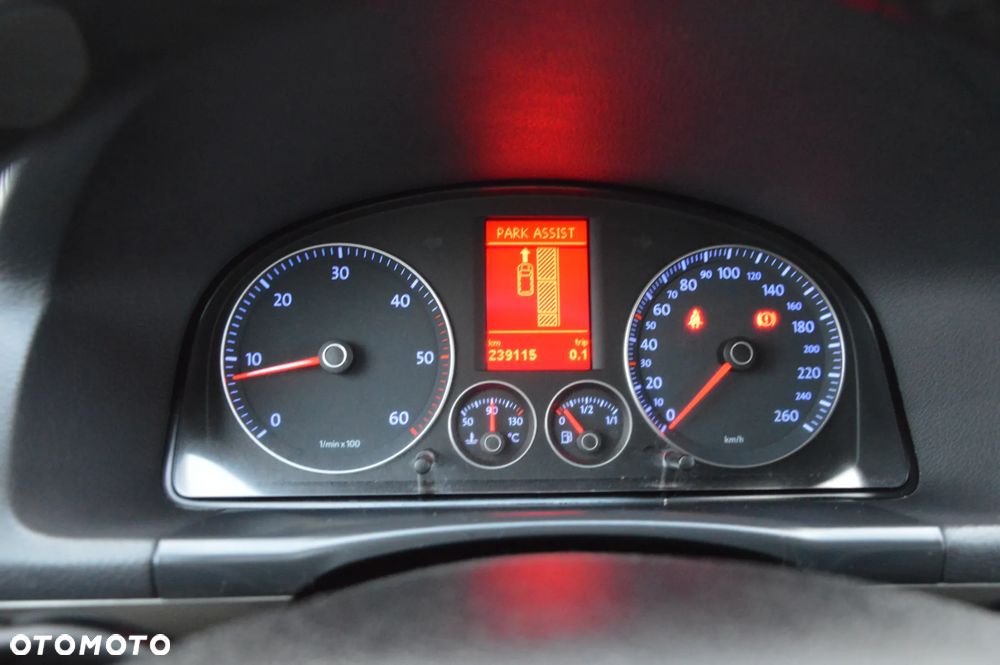 Volkswagen Touran 2.0 TDI DPF Cross - 33