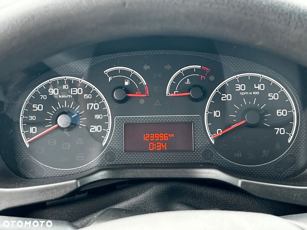 Fiat Fiorino Kombi 8V Elegant - 22
