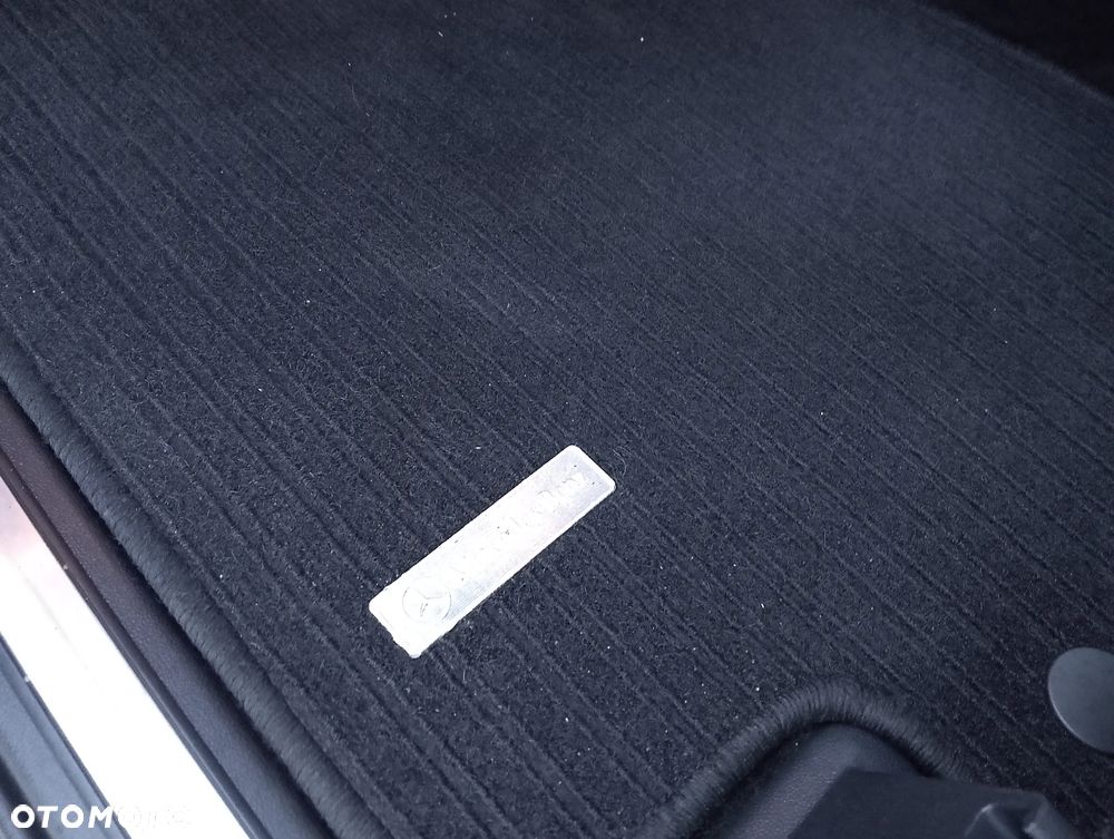 Mercedes-Benz Klasa B 180 BlueEFFICIENCY SPORT EDITION - 34