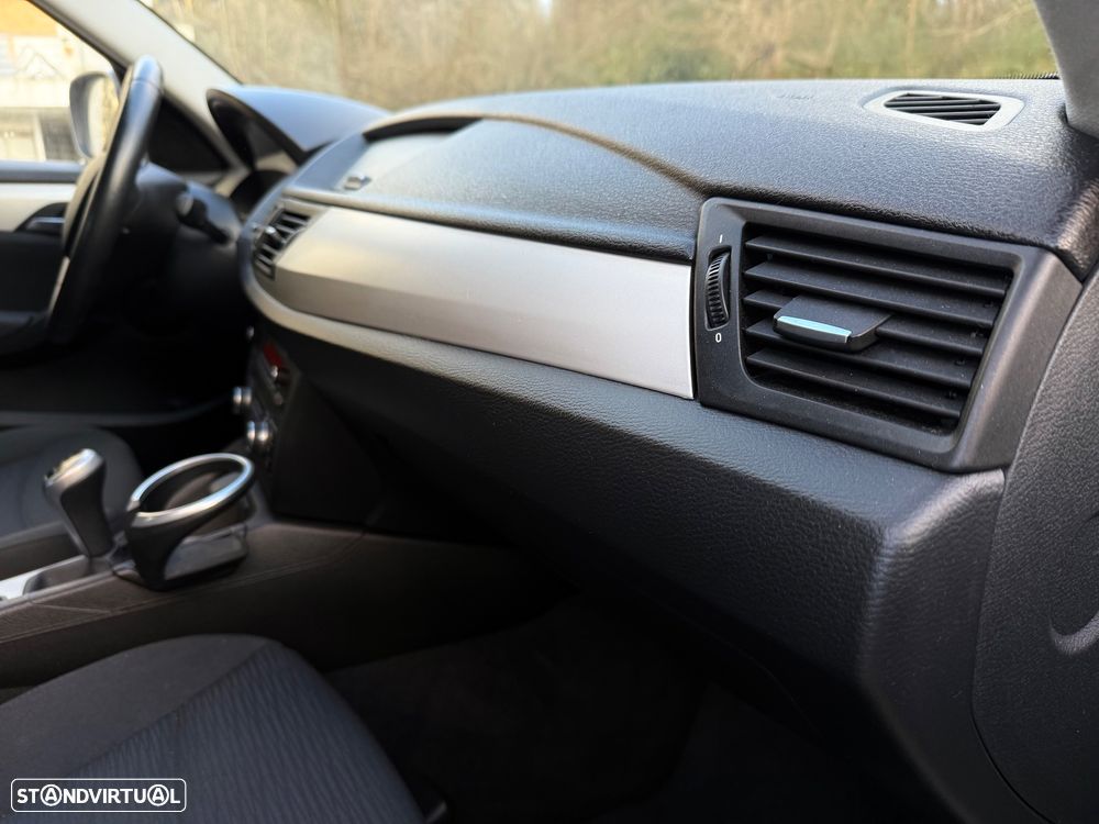 BMW X1 18 d sDrive - 13