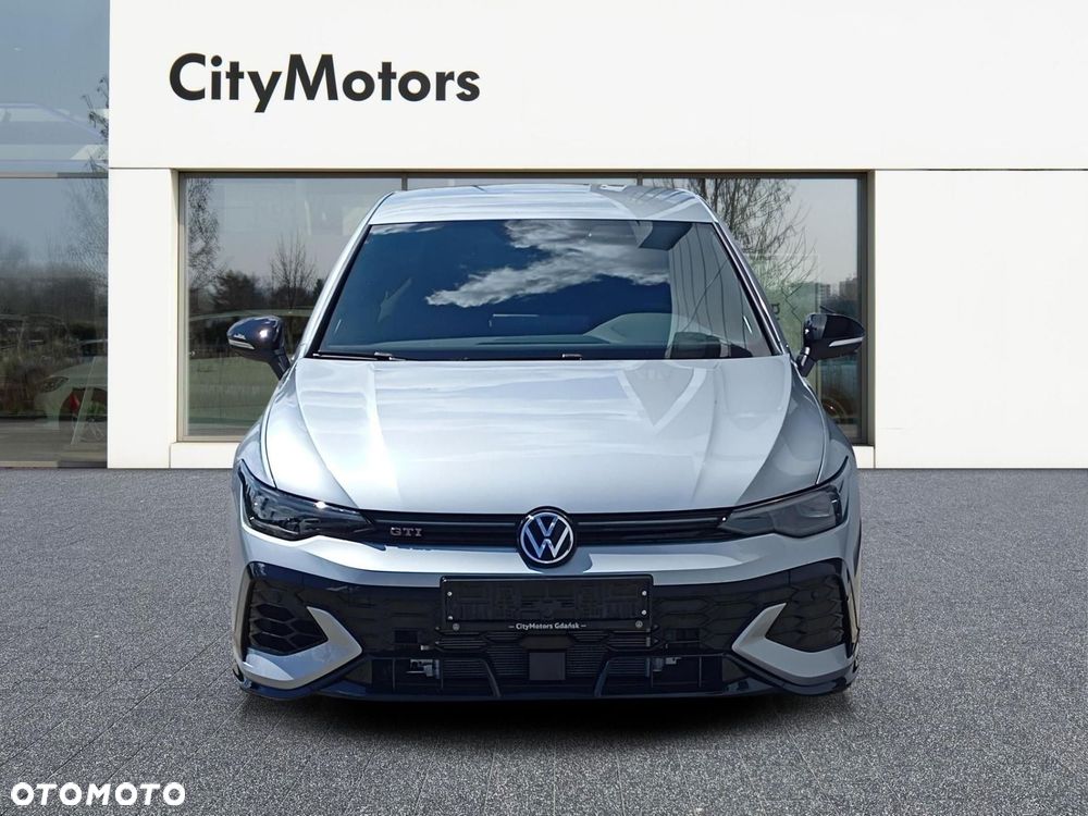 Volkswagen Golf - 6