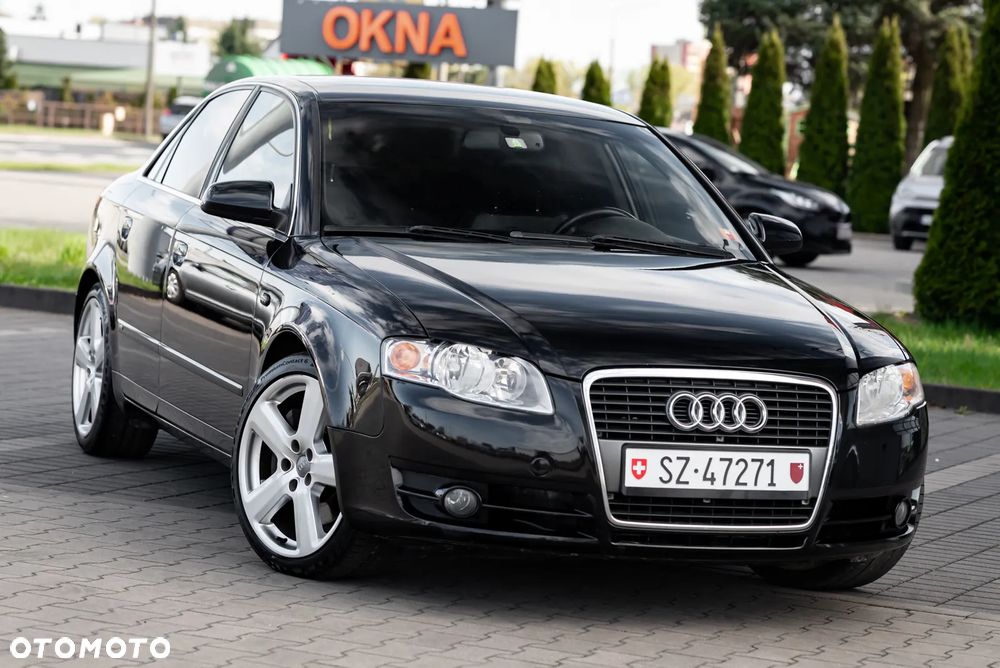 Audi A4 Limousine - 1