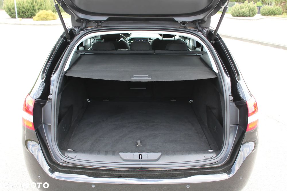 Peugeot 308 BlueHDi 130 EAT8 Stop & Start Allure Pack - 32