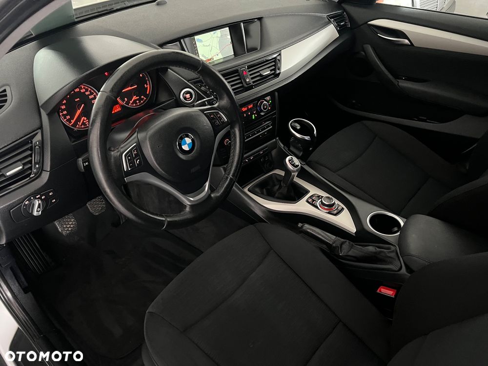 BMW X1 sDrive16d xLine - 17