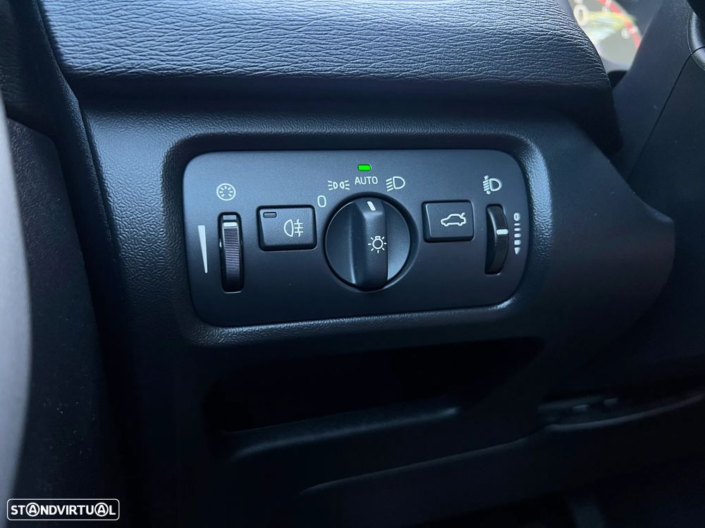 Volvo V40 1.5 T3 Sport Edition Geartronic - 16
