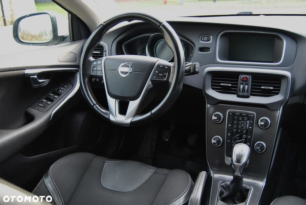 Volvo V40 D2 - 11