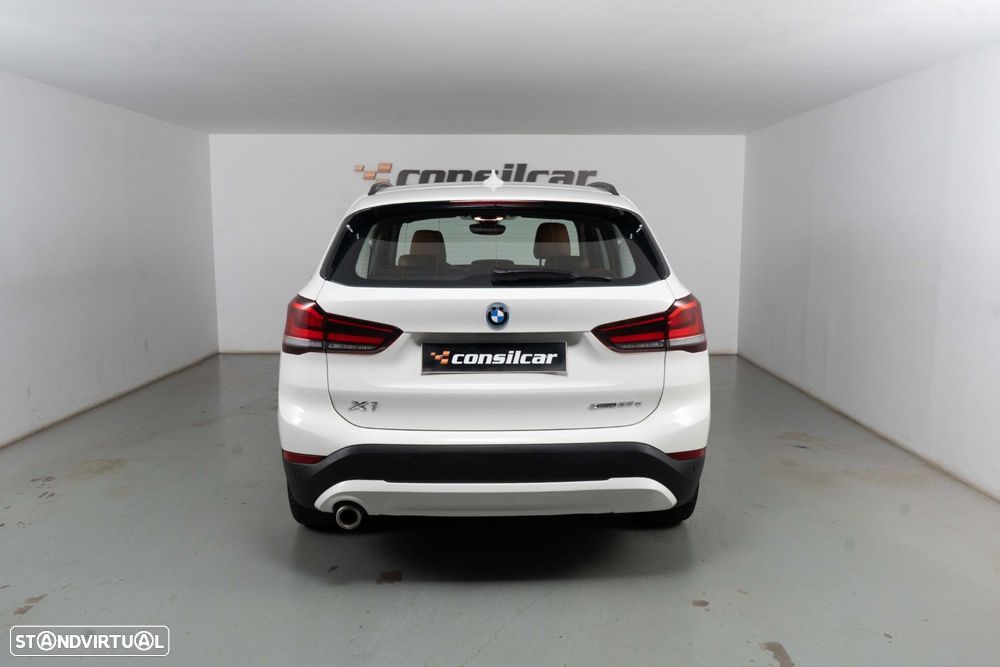 BMW X1 25 e xDrive Corporate Edition - 6