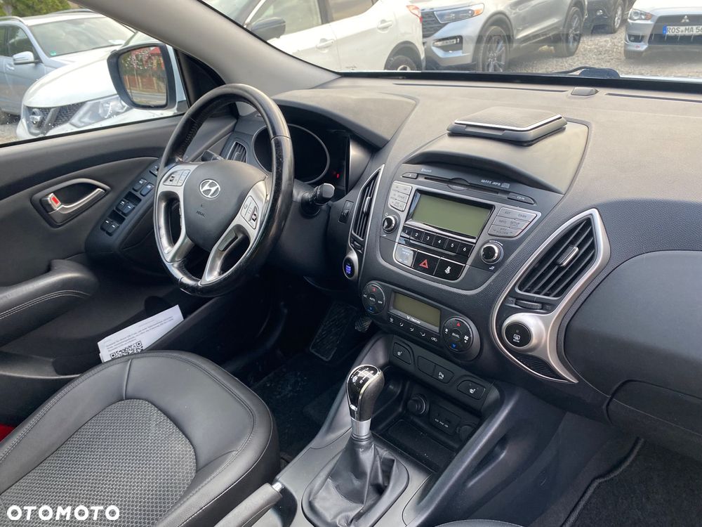 Hyundai ix35 2.0 Premium 2WD - 24