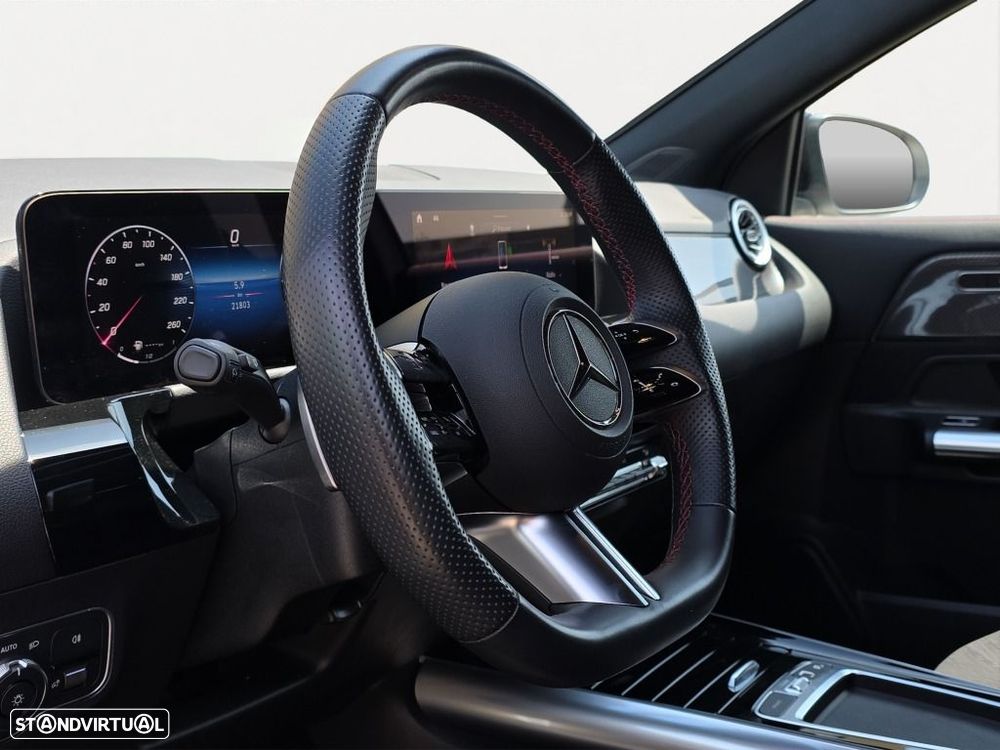 Mercedes-Benz GLA 180 — fotografia 10