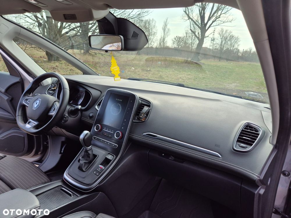 Renault Grand Scenic - 8