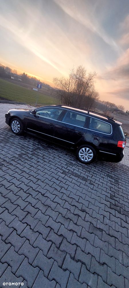 Volkswagen Passat - 1