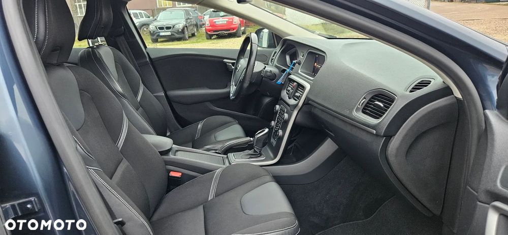 Volvo V40 D2 Geartronic - 24