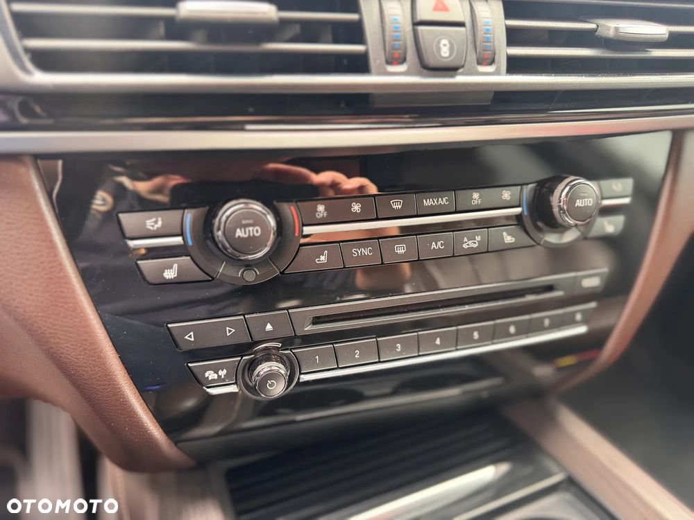 BMW X5 M M50d - 12