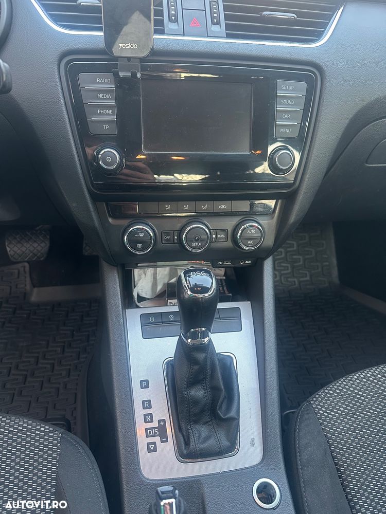 Skoda Octavia 1.6 TDI AMBITION DSG - 8