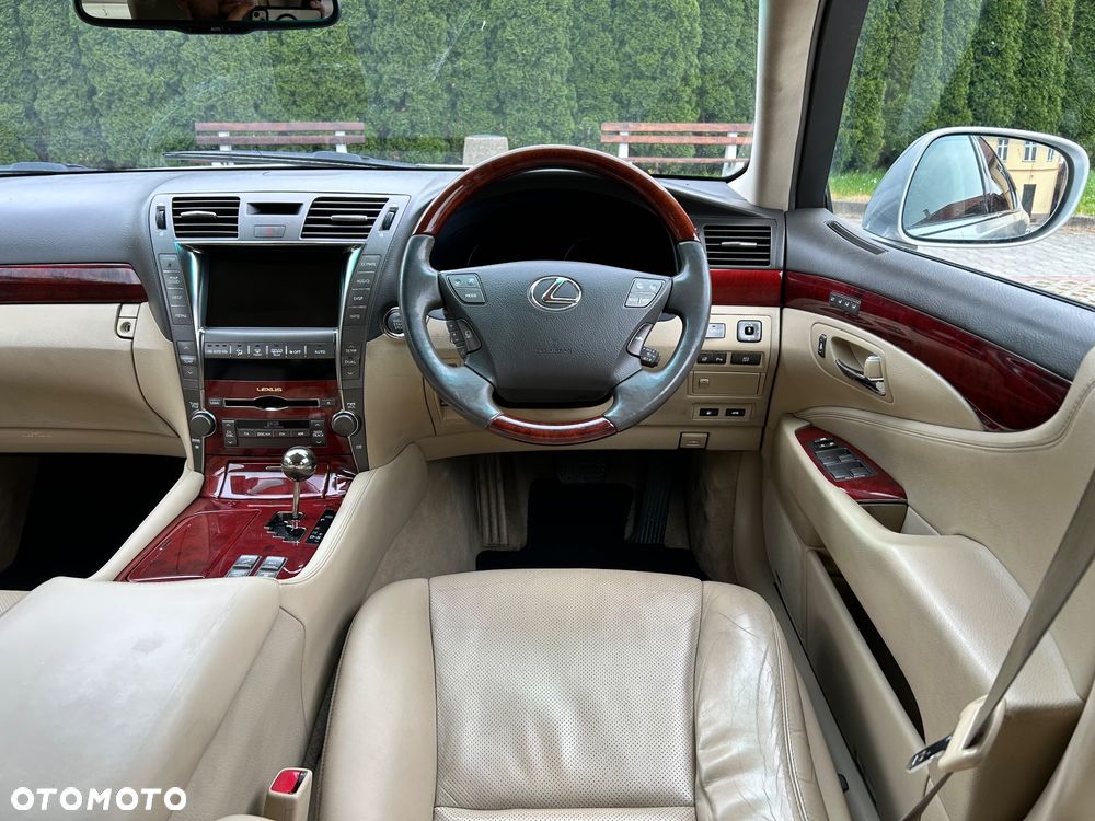 Lexus LS - 5