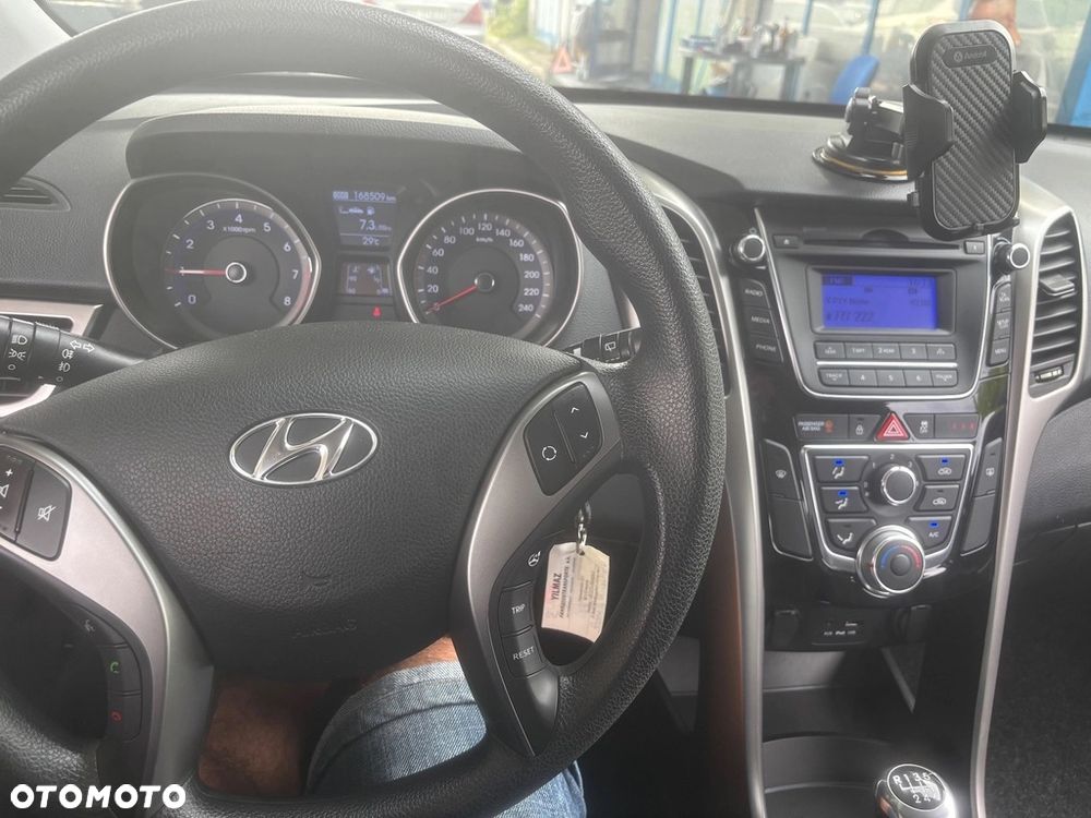 Hyundai i30 1.4 Classic + - 17