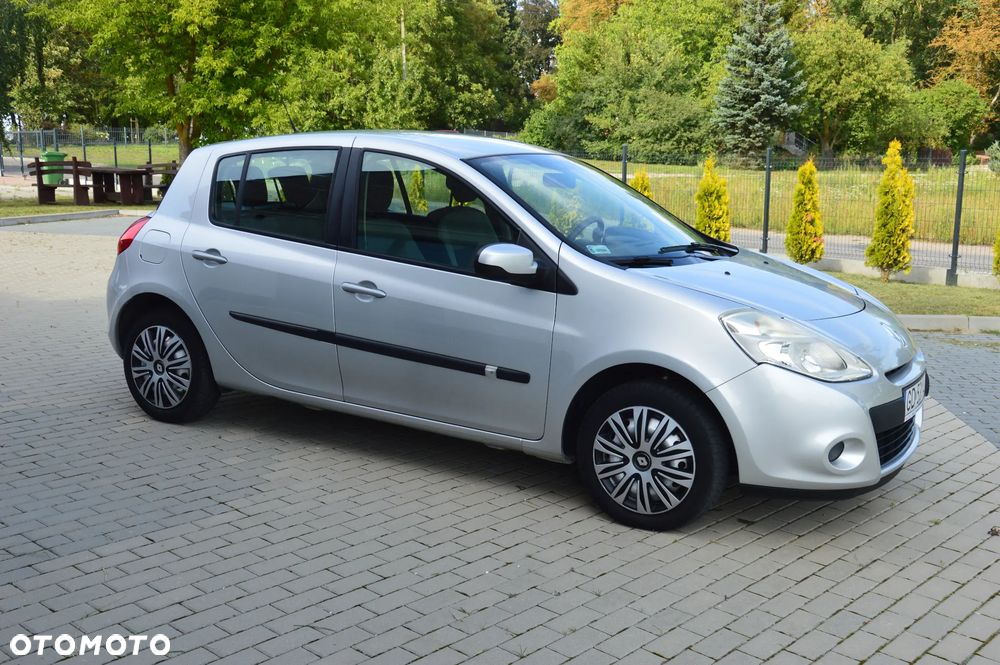 Renault Clio - 8