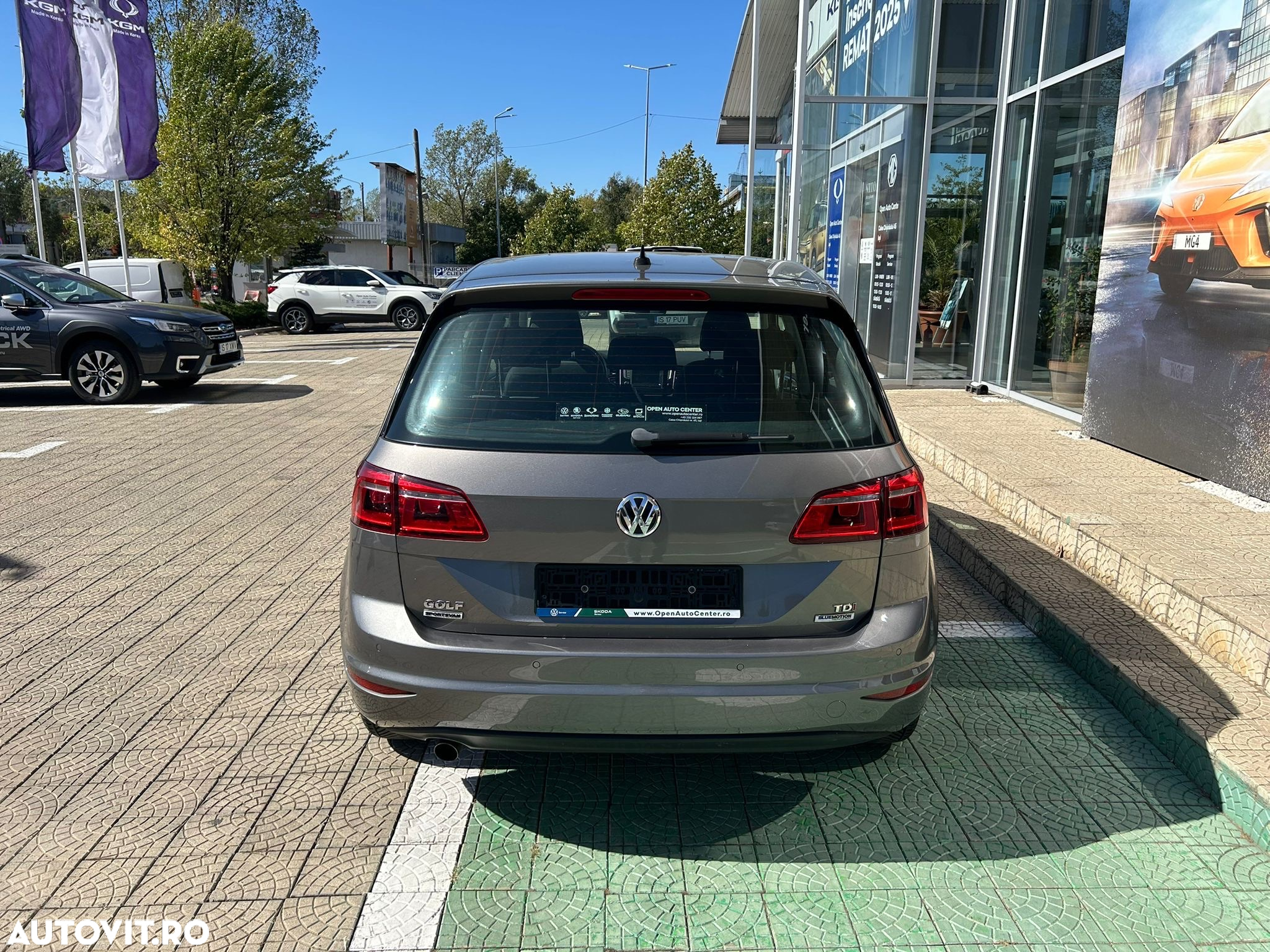 Volkswagen Golf Sportsvan 1.6 TDI DPF DSG BMT Highline - 4