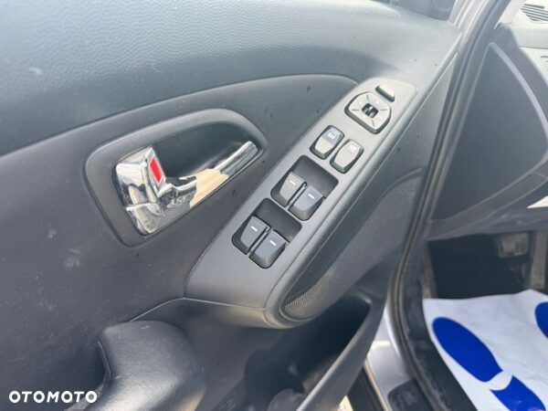 Hyundai ix35 2.0 CRDi 4WD Automatik Premium - 13