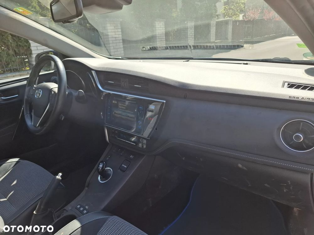 Toyota Auris - 12