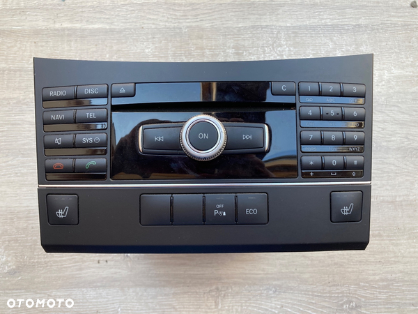 Radio Mercedes E klasa A2129005212