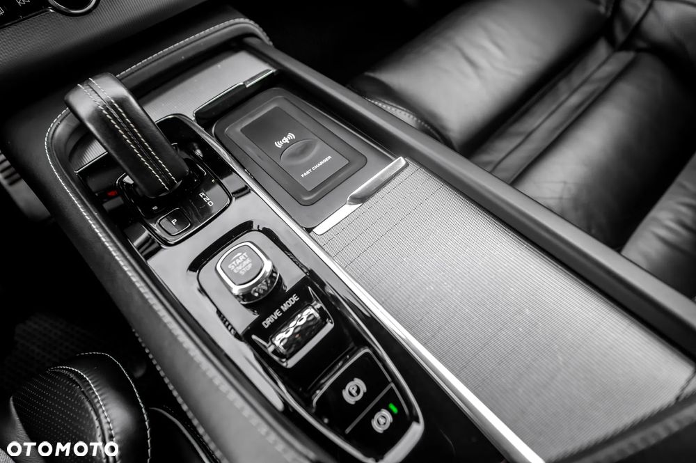 Volvo XC 90 D5 SCR AWD R-Design - 32