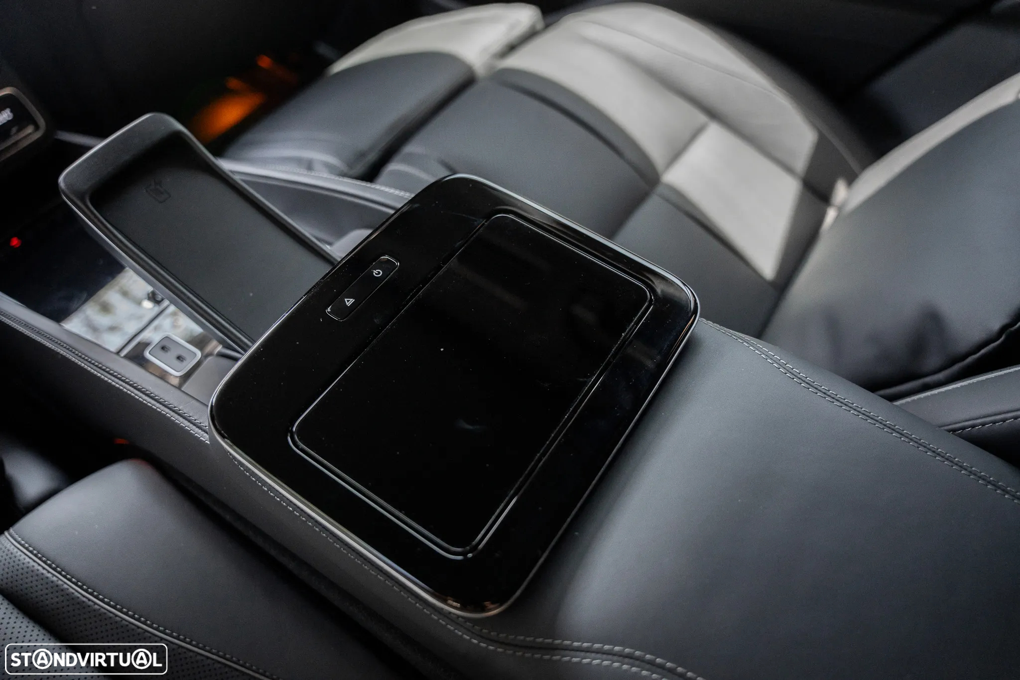 Mercedes-Benz GLS 600 Maybach 4Matic - 37