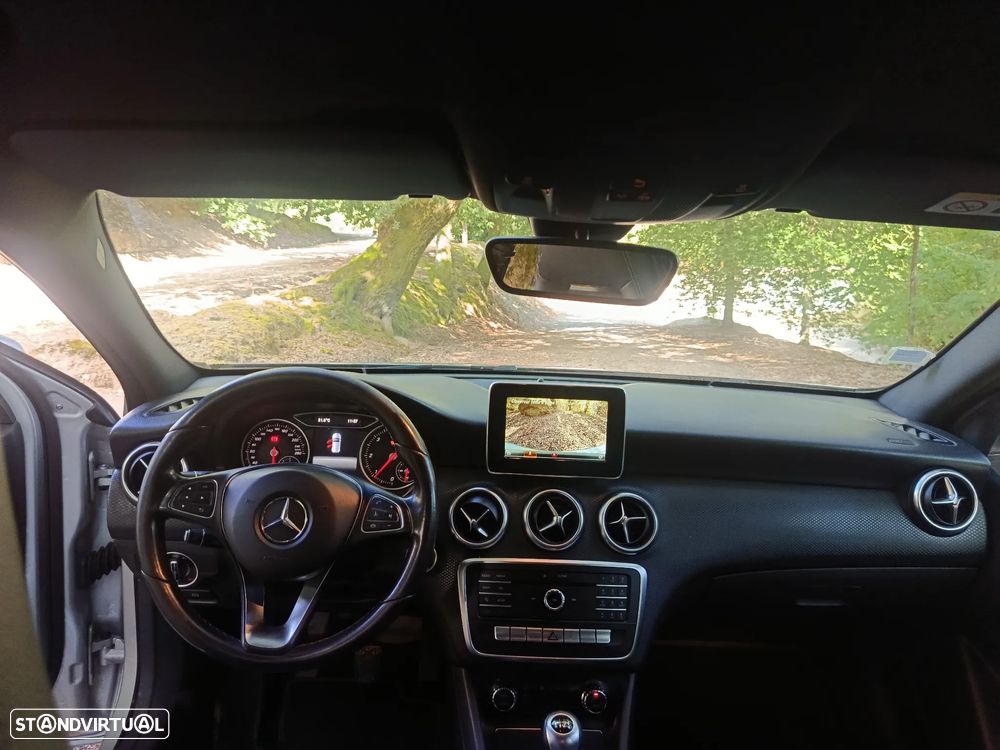 Mercedes-Benz A 180 d Urban - 10