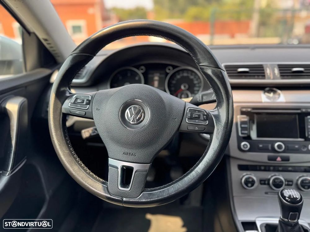 VW Passat Variant 1.6 TDI Confortline Navig - 14