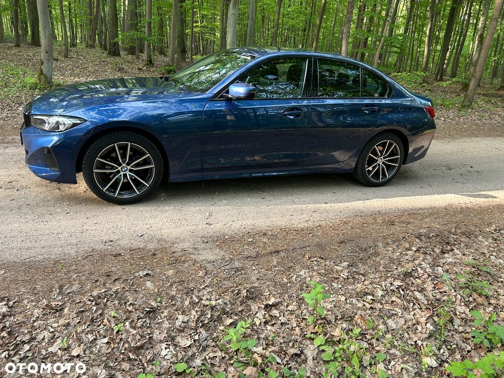 BMW Seria 3 318d mHEV - 15
