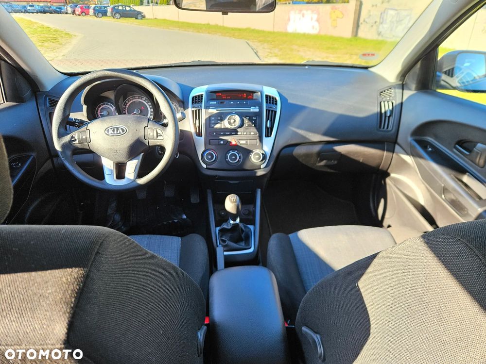 Kia Ceed 1.4 CVVT Spirit - 39