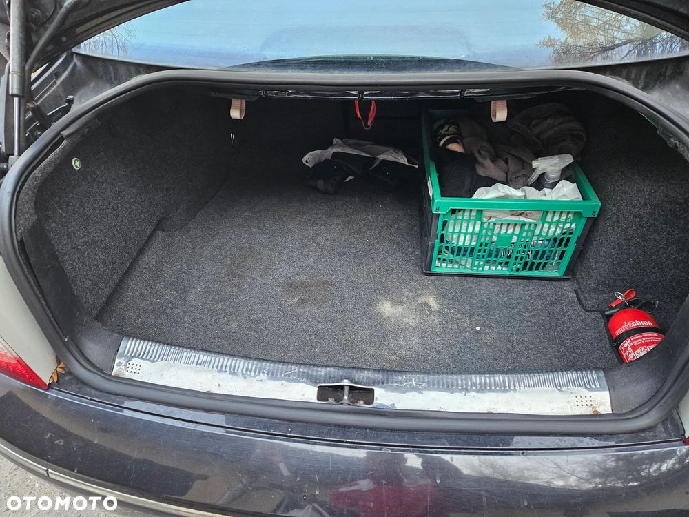 Skoda Superb 2.0 TDI DPF Classic - 9