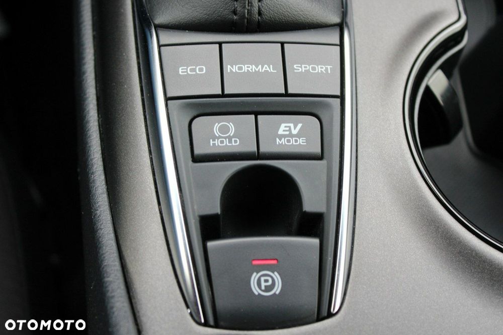 Toyota Camry 2.5 Hybrid Comfort CVT - 21