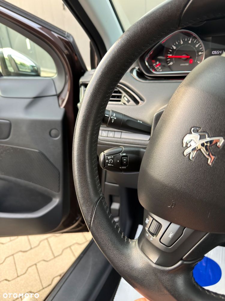Peugeot 208 PureTech 82 Start & Stop Allure - 37