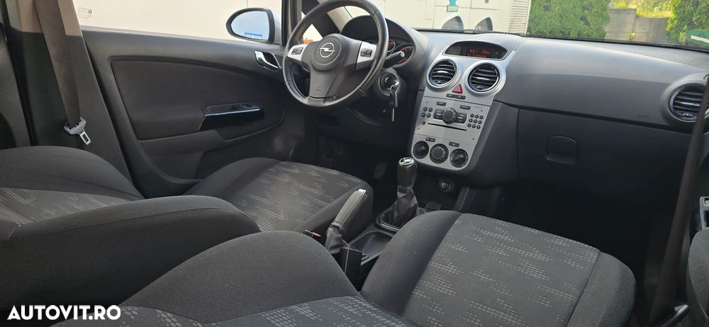 Opel Corsa 1.2 16V - 12