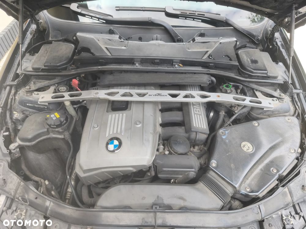 BMW Seria 3 325xi Touring - 34