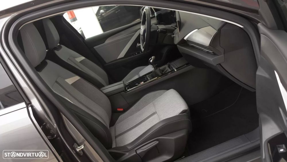 Opel Astra 1.2 T Elegance - 13