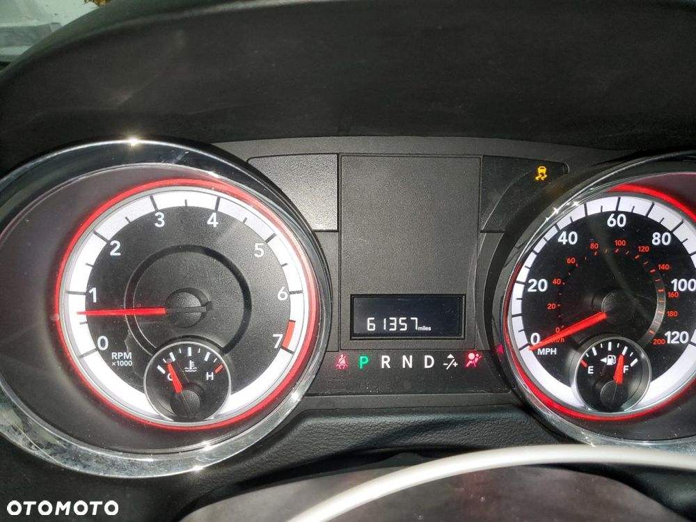 Dodge Grand Caravan - 12