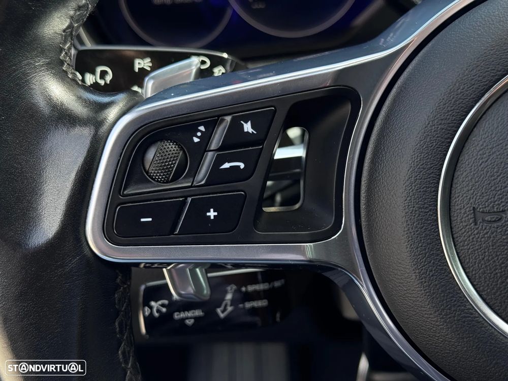 Porsche Panamera - 18