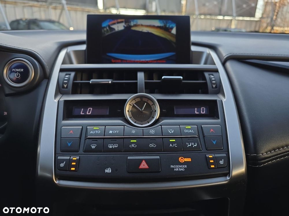 Lexus NX 300h Elite AWD - 16