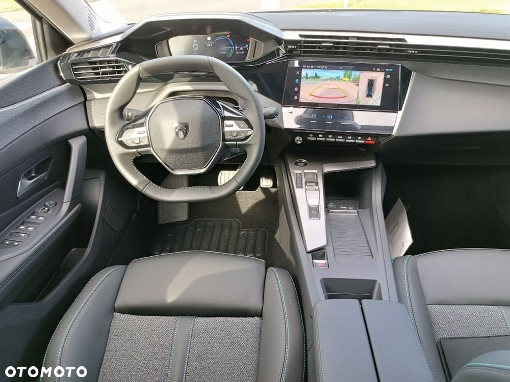 Peugeot 408 - 14