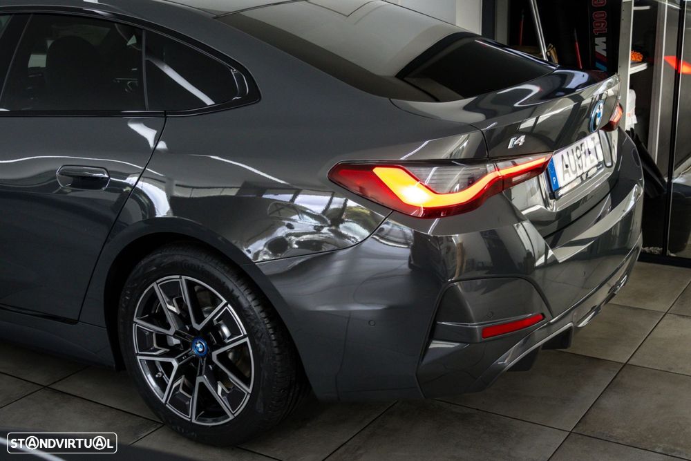 BMW i4 eDrive40 Desportiva M - 10