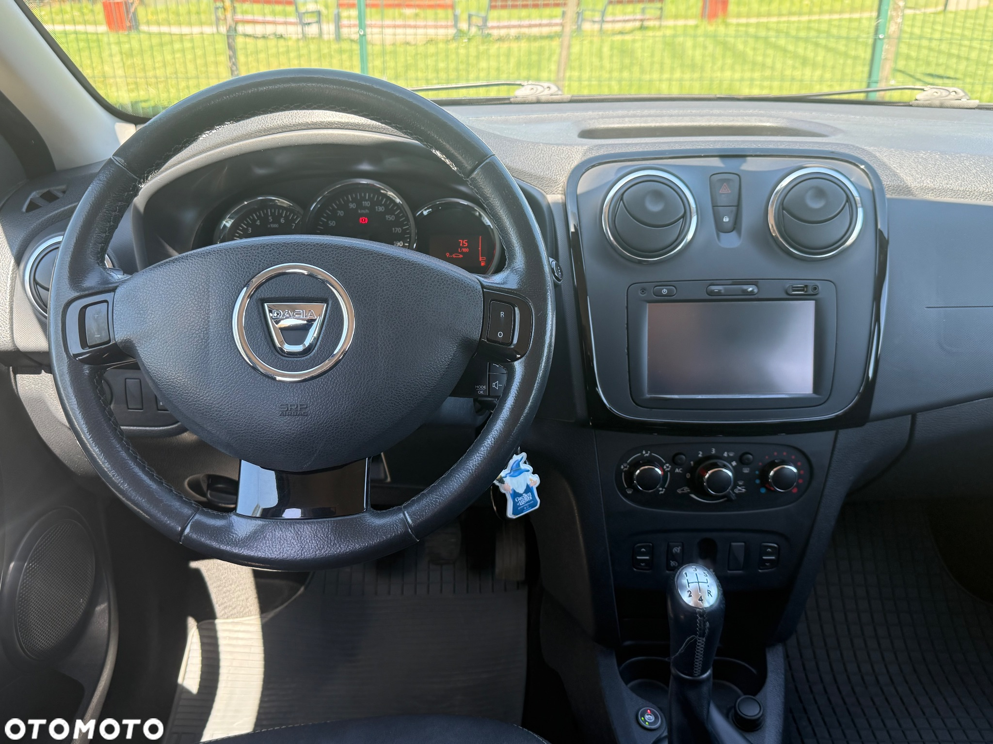 Dacia Sandero - 11