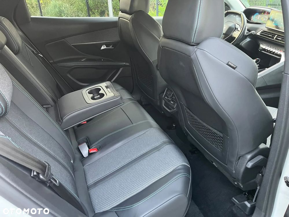Peugeot 3008 225 e-EAT8 Allure Pack - 36