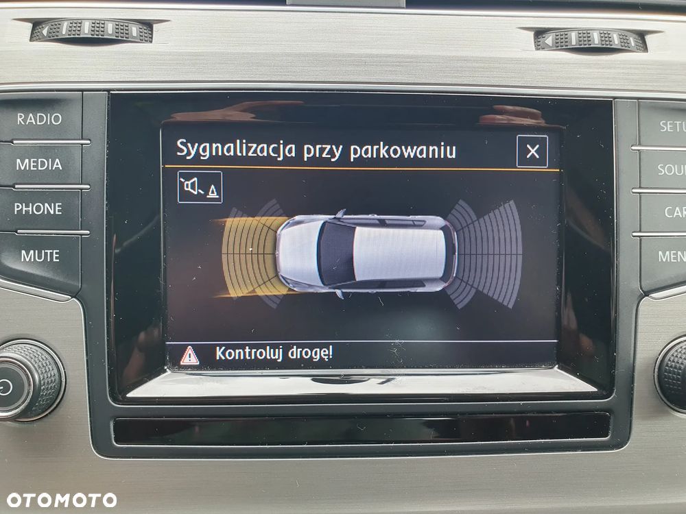 Volkswagen Golf 1.2 TSI BMT Comfortline - 38