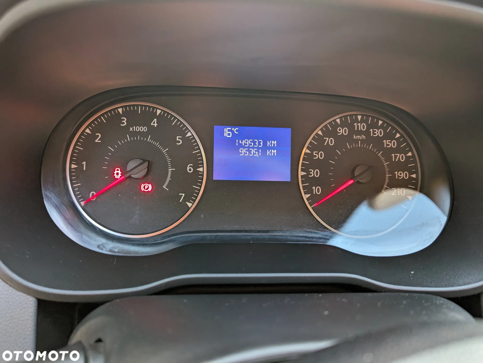 Dacia Duster 1.6 SCe Essential - 10