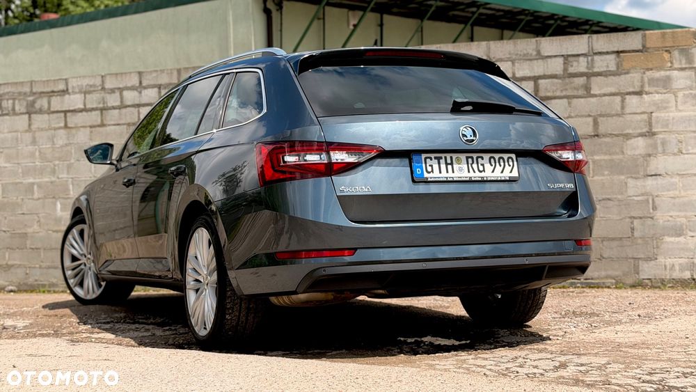 Skoda Superb 2.0 TDI Premium Edition - 19