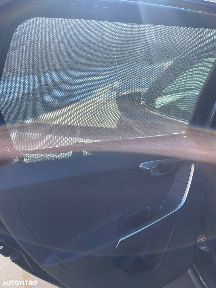 Volvo XC 60 D4 Momentum - 8