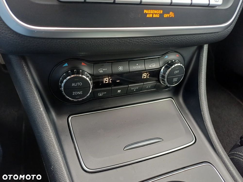 Mercedes-Benz CLA 250 4Matic 7G-DCT UrbanStyle Edition - 20